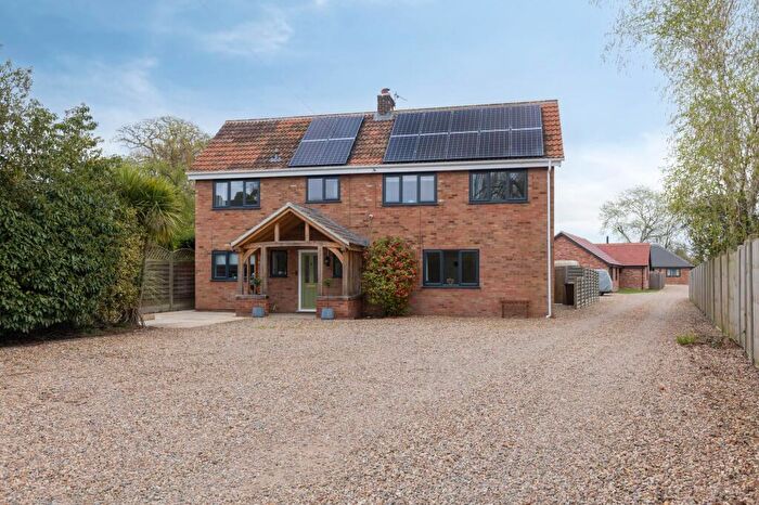 5 Bedroom Detached House For Sale In Spacious And Modern Family Living In The Heart Of Griston, IP25