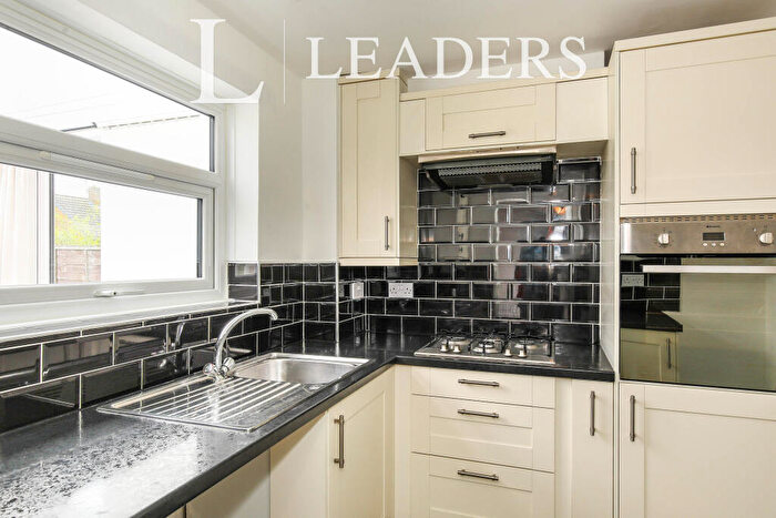 3 Bedroom Semi-Detached House To Rent In Tyne Way, ST5