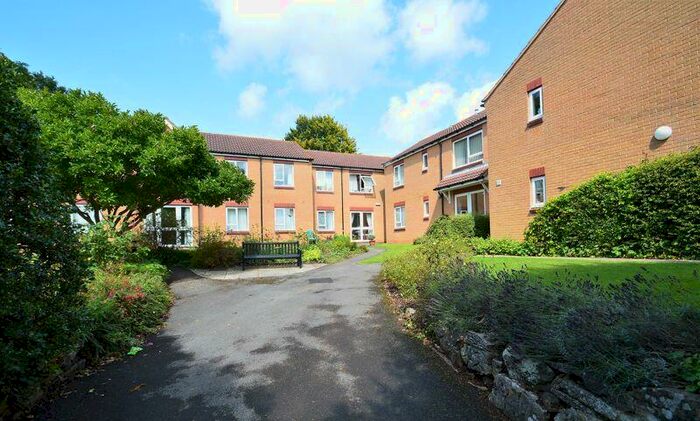 1 Bedroom Flat To Rent In School Road, Wrington, BS40