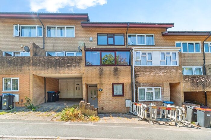 4 Bedroom Terraced House For Sale In Stonecrop Place, Conniburrow, Milton Keynes, Buckinghamshire, MK14