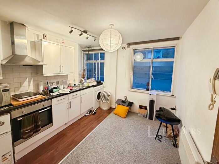 1 Bedroom Flat To Rent In High Street, SO14