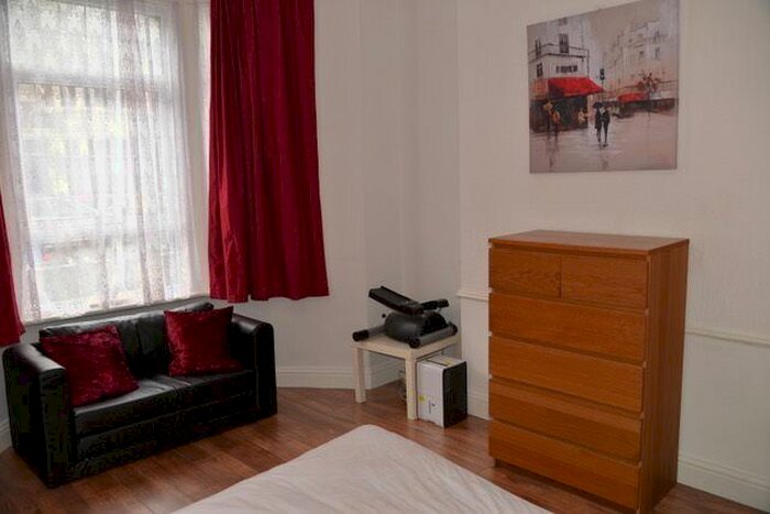 1 Bedroom Flat To Rent In Marlborough Road, Roath, Cardiff CF23