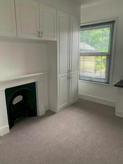 2 Bedroom Flat To Rent In Hanworth Road, Hounslow, TW3