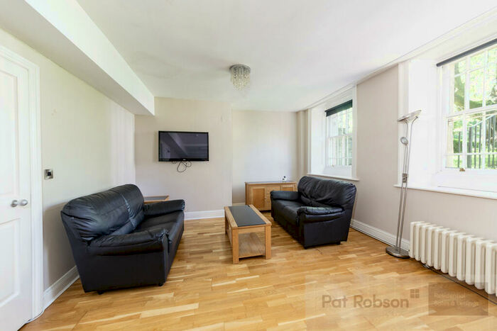 3 Bedroom Garage / Parking To Rent In Framlington Place, Newcastle Upon Tyne, Tyne And Wear, NE2