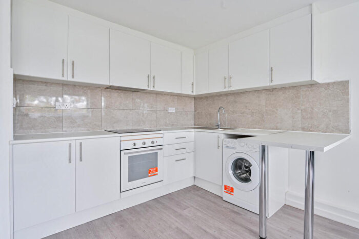 4 Bedroom Flat To Rent In Lovelinch Close, London, SE15
