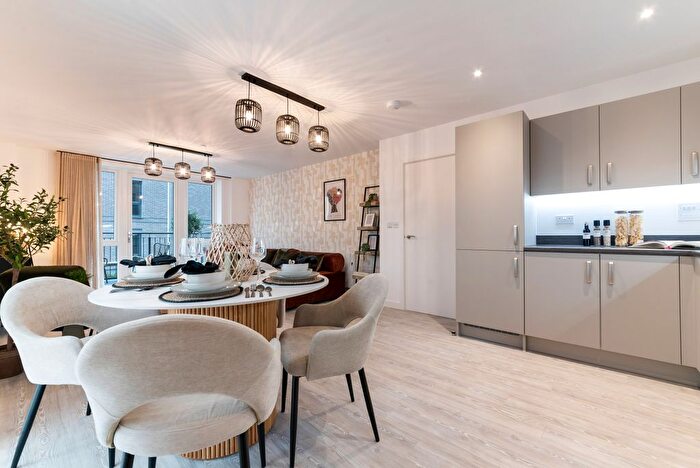 2 Bedroom Flat For Sale In Kingsmead Road, Canterbury, CT1