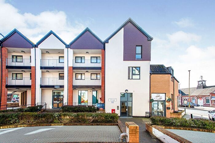 2 Bedroom Flat To Rent In Owen Square, Watford, WD19
