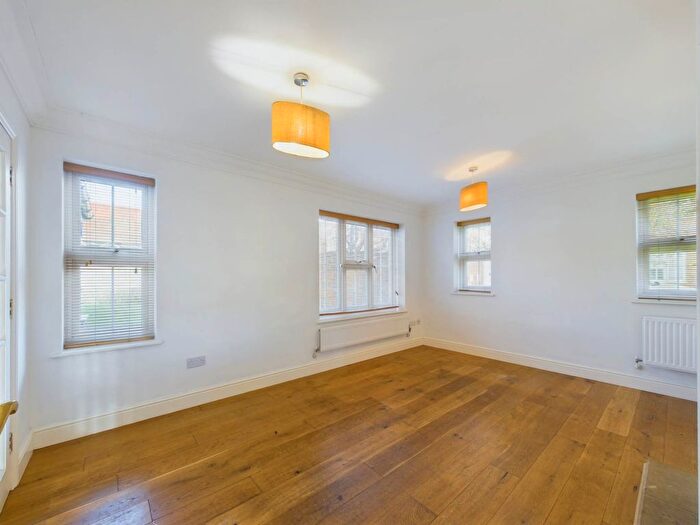 4 Bedroom Detached House For Sale In Church Farm Close, Bierton, Aylesbury, HP22