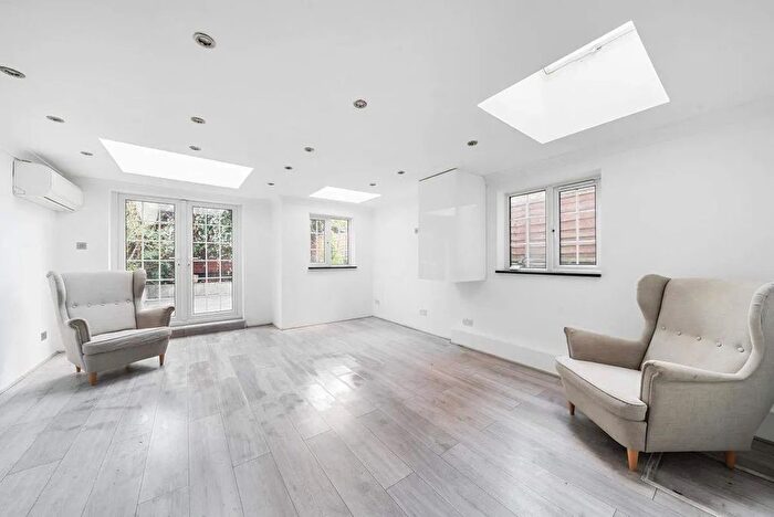 2 Bedroom Flat To Rent In Basement, Edbrooke Road, London, W9