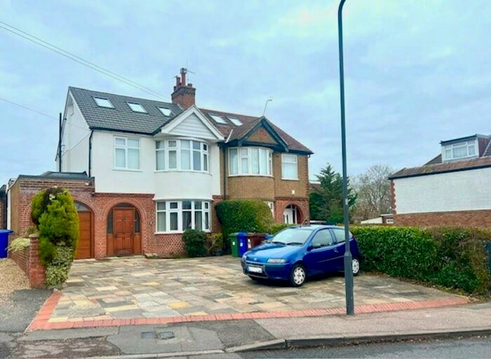 3 Bedroom Flat To Rent In College Hill Road, Harrow, HA3