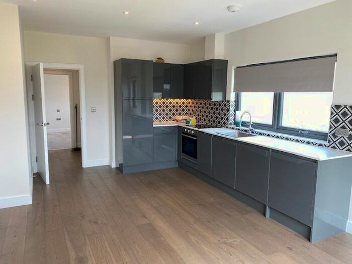 1 Bedroom Flat To Rent In Molly Millars Lane, Wokingham, RG41