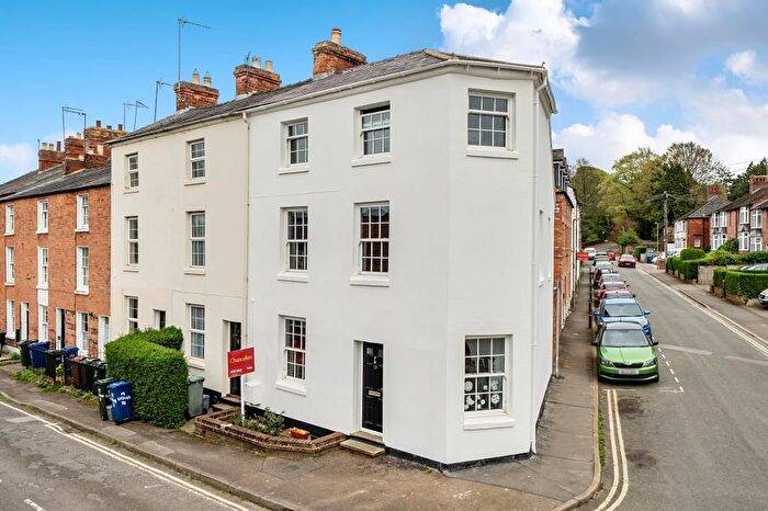 3 Bedroom Terraced House For Sale In Banbury, Oxfordshire, OX16