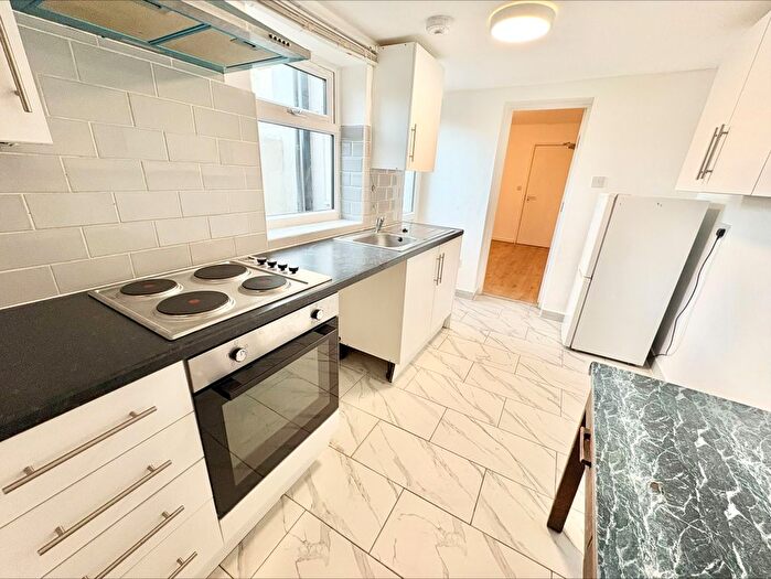 1 Bedroom Flat To Rent In Dean Road, Southampton, SO18