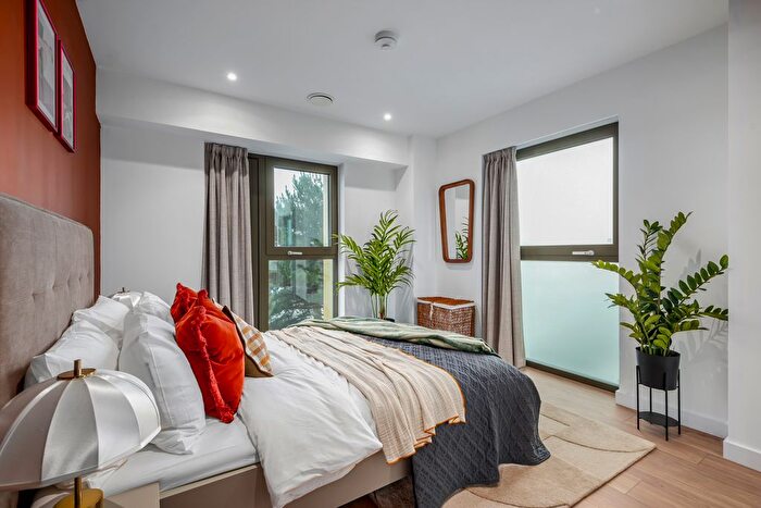 1 Bedroom Flat To Rent In Uncle Acton, Victoria Road, London, W3