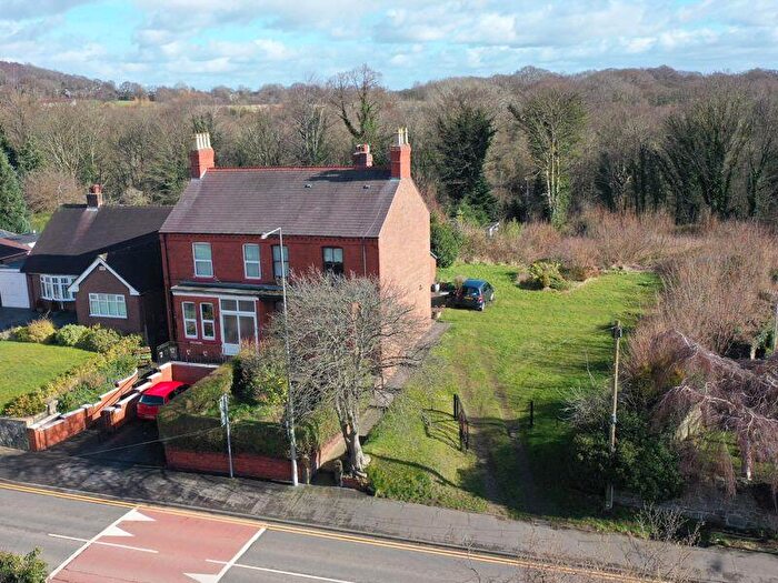 4 Bedroom Semi-Detached House For Sale In Castle Street, Wrexham, LL12
