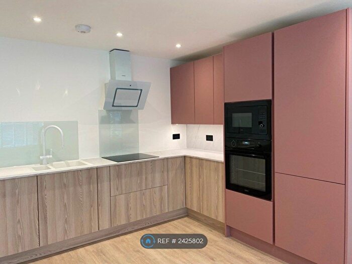 2 Bedroom Flat To Rent In Maplecourt, Croydon, CR0