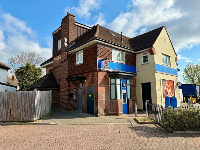 2 Bedroom Flat For Sale In Ruxley Lane, West Ewell, Epsom, KT19