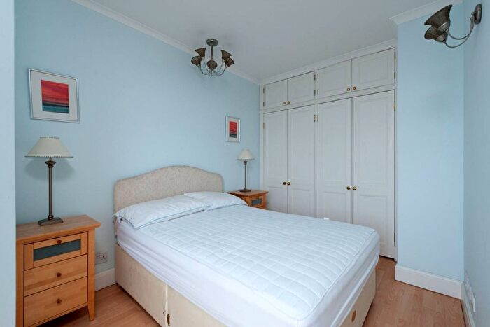 1 Bedroom Flat To Rent In Sloane Avenue, Sloane Square, London, SW3