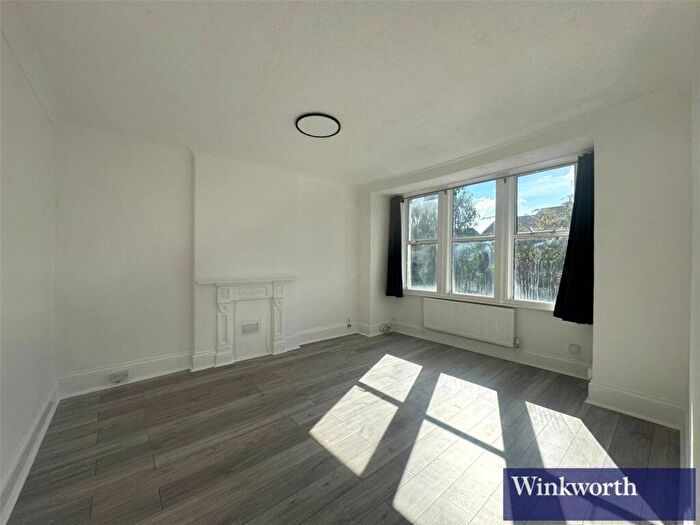 3 Bedroom Apartment To Rent In Pinner Road, Harrow, Middlesex, HA1