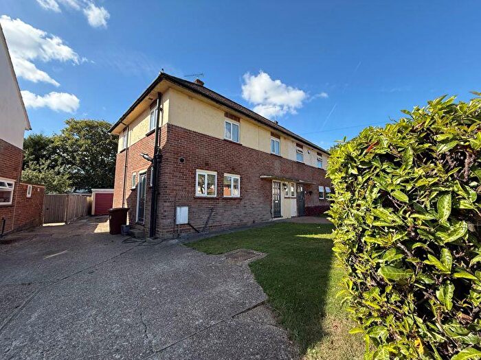 3 Bedroom House For Sale In Shillitoe Avenue, Potters Bar, EN6