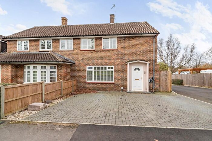 3 Bedroom Semi-Detached House To Rent In Windlesham Road, Bracknell, RG42