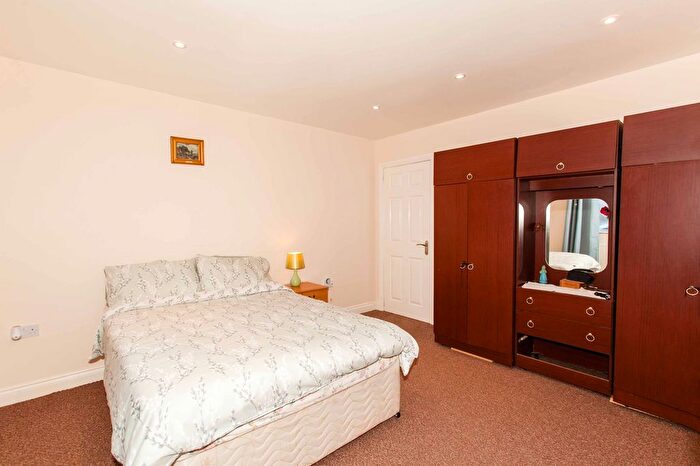 2 Bedroom Detached Bungalow For Sale In Romeley Crescent, Clowne, S43