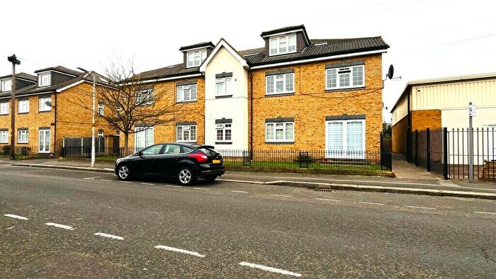 2 Bedroom Flat For Sale In St Georges Ct, George Street, Romford, RM1