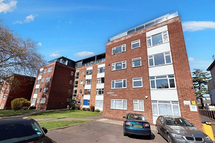 2 Bedroom Flat For Sale In Bounds Green Road, Embassy Court Bounds Green Road, N11
