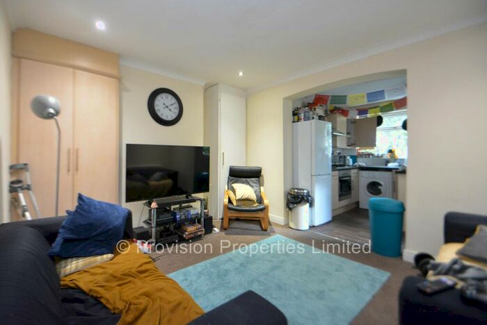 4 Bedroom Terraced House To Rent In St Michaels Lane, Headingley, Leeds, LS6