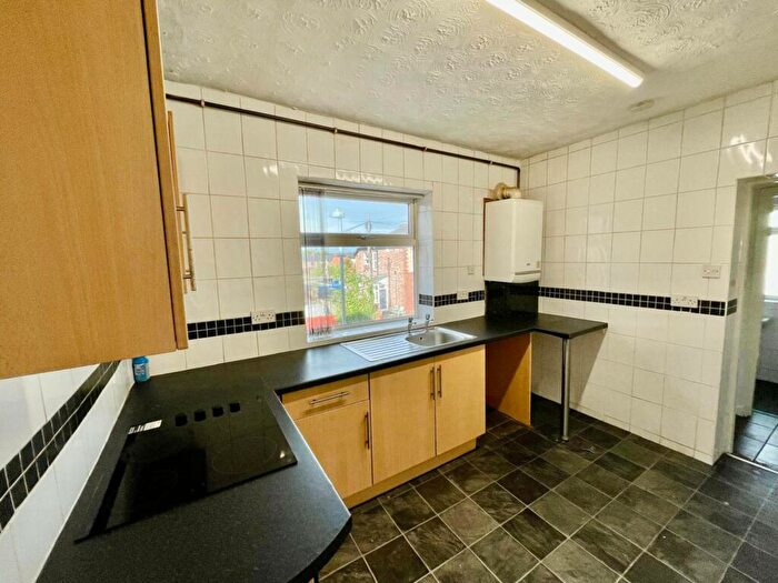 3 Bedroom Flat To Rent In Wellington Road, Dunston, Gateshead, NE11