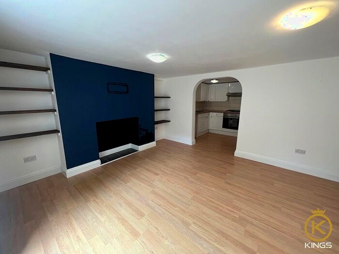 2 Bedroom Apartment To Rent In Cottage Grove, Southsea, PO5