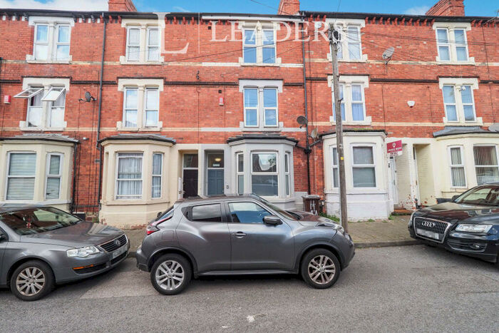 5 Bedroom Terraced House To Rent In Arno Avenue, NG7