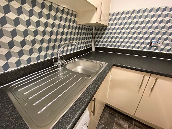 3 Bedroom Flat To Rent In London Road, Liverpool, L3