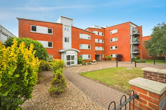 2 Bedroom Flat For Sale In Fore Hamlet, Ipswich, IP3