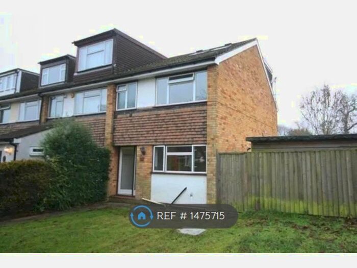 4 Bedroom End Of Terrace House To Rent In Hivings Park, Chesham, HP5