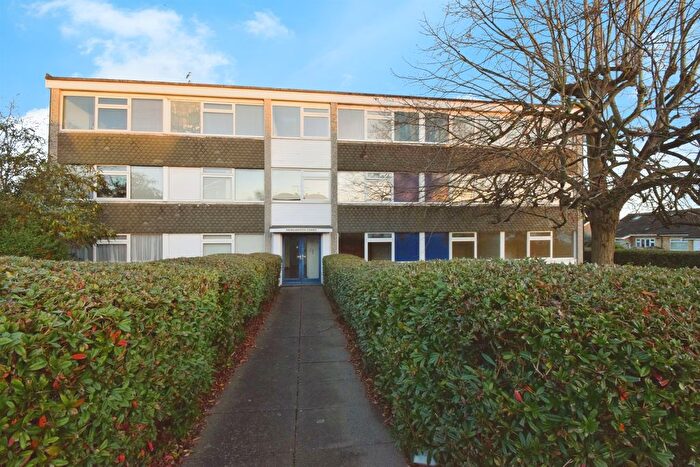 2 Bedroom Flat For Sale In Kenilworth Road, Wigston, LE18