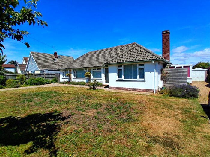 3 Bedroom Detached Bungalow For Sale In Hill Head Road, Hill Head, PO14