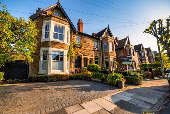 4 Bedroom Maisonette For Sale In Mostyn Avenue, West Kirby, CH48