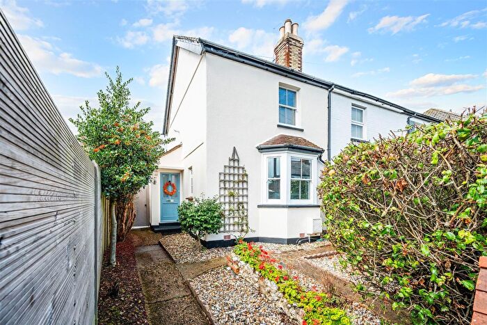 4 Bedroom Semi Detached House For Sale In Duffield Road, Walton On The Hill, KT20