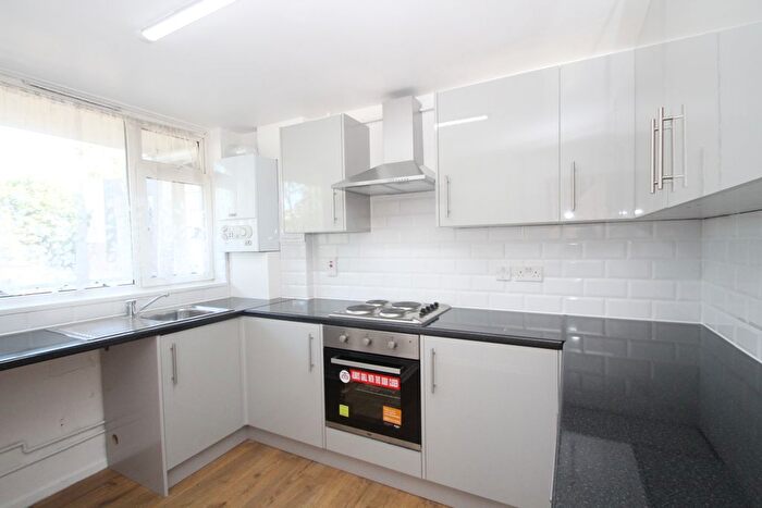 2 Bedroom Flat To Rent In Selhurst Road, London, SE25