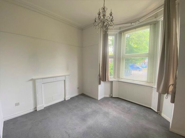 1 Bedroom Flat To Rent In Coombe Lane, Raynes Park, London, SW20