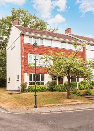 2 Bedroom Terraced House To Rent In Rouse Gardens, London, SE21