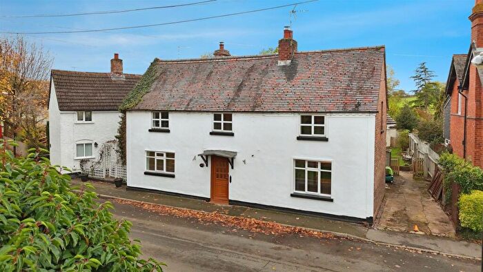 4 Bedroom Cottage For Sale In Eathorpe, Warwickshire, CV33