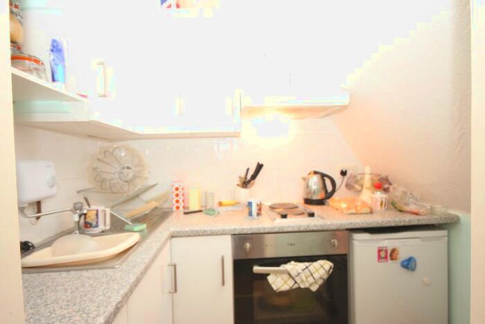 Studio To Rent In Torrington Park, Finchley, London, N12