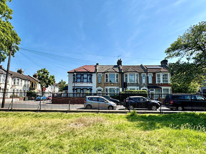 3 Bedroom Terraced House For Sale In Woodhouse Grove, Manor Park, E12