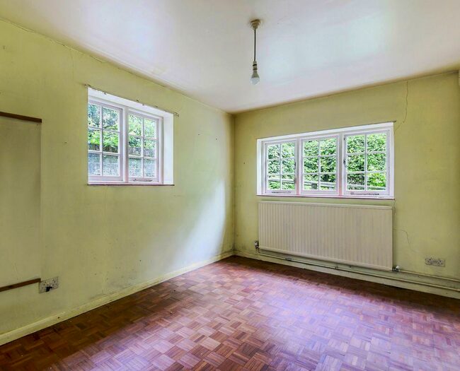 4 Bedroom Detached House For Sale In Tillingbourne, House, Shalford Road, Guildford, GU4