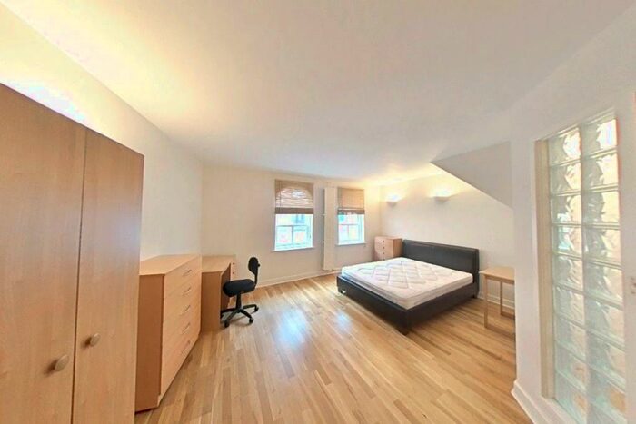 2 Bedroom Apartment To Rent In Adcocks Close, Loughborough, LE11