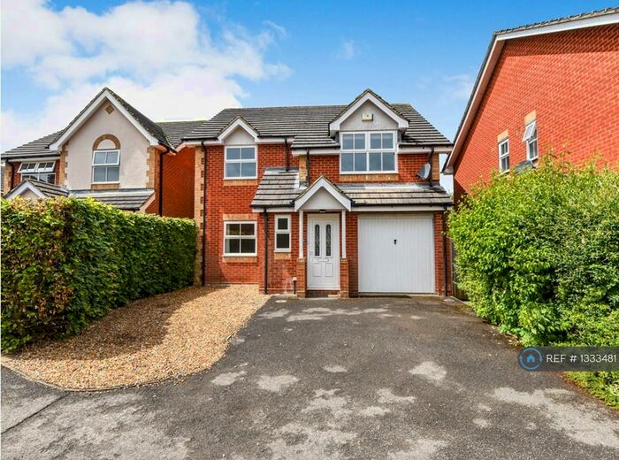 4 Bedroom Detached House To Rent In Chatsworth Green, Hatch Warren, Basingstoke, RG22