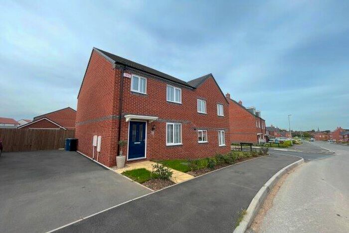 2 Bedroom Property To Rent In Bridgeman Way, Lichfield, WS14