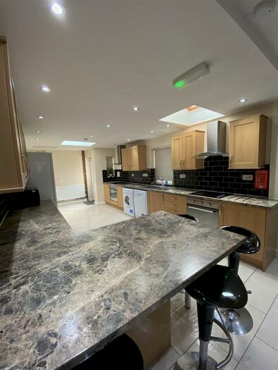 6 Bedroom House To Rent In Hubert Road, Birmingham, B29